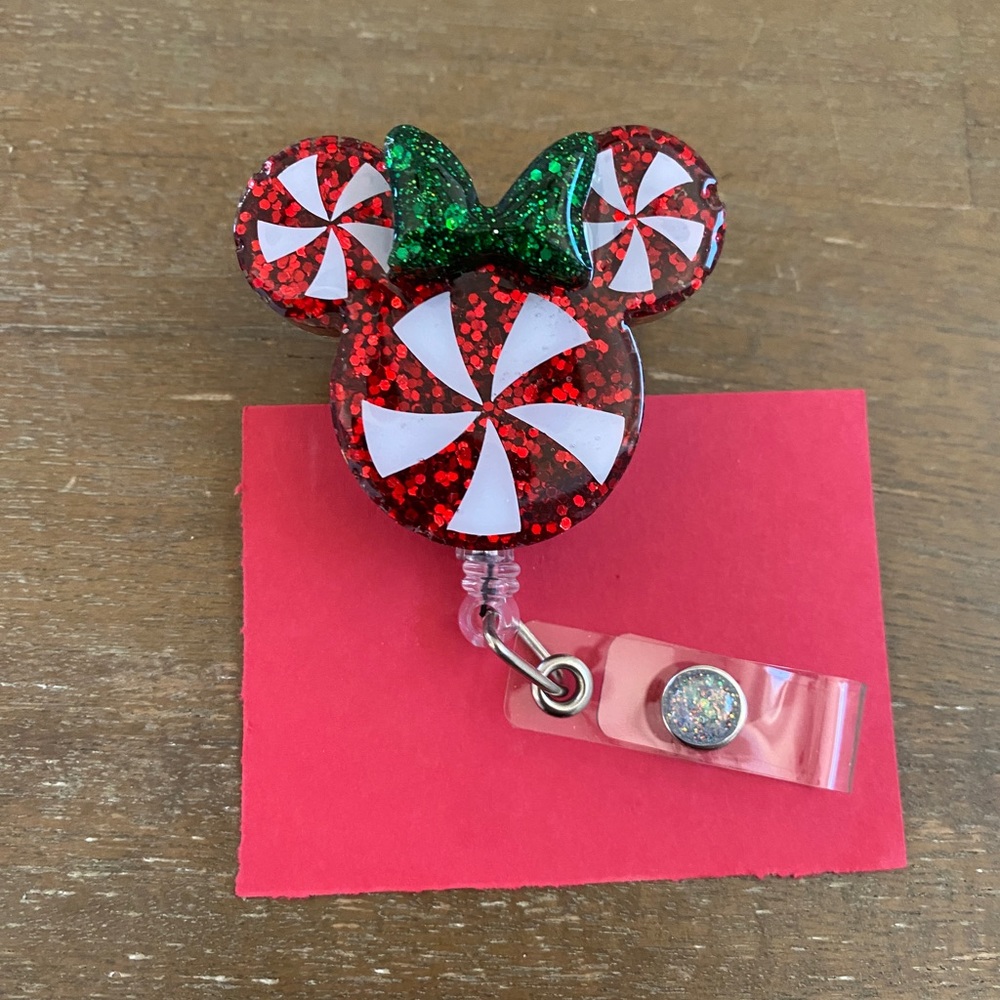 Minnie peppermint badge reel